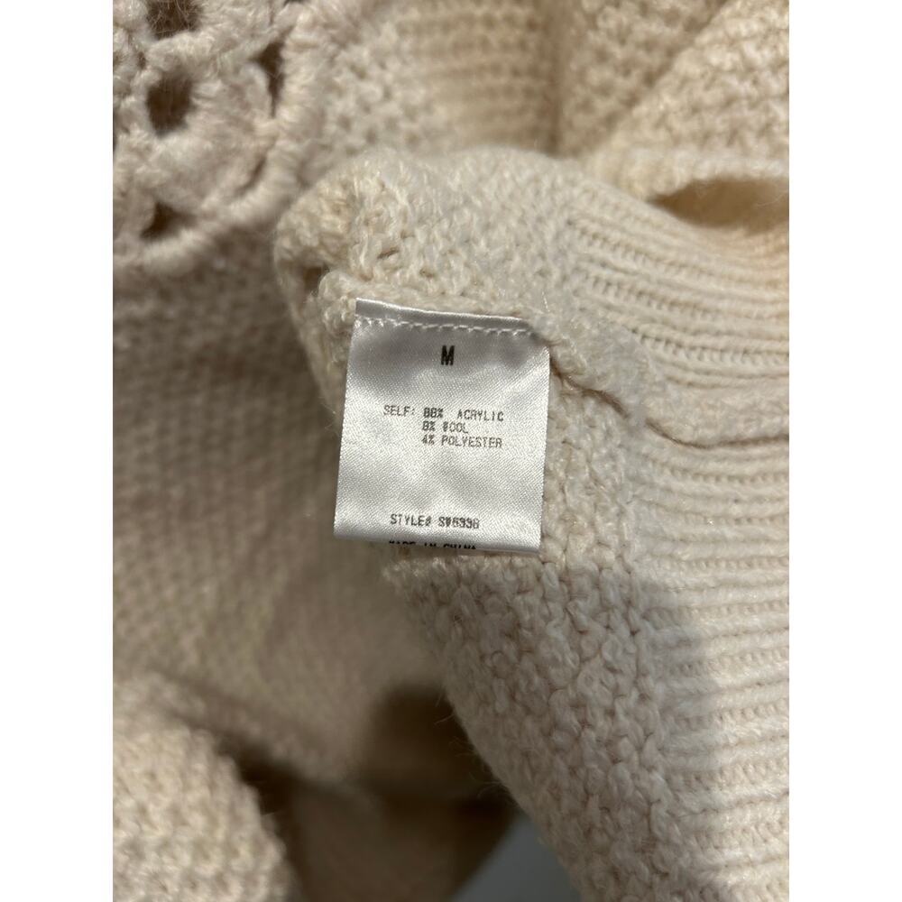 See and Be Seeing NWOT Crochet cream/ whit basic crew neck knit sweater sx M - Picture 5 of 6